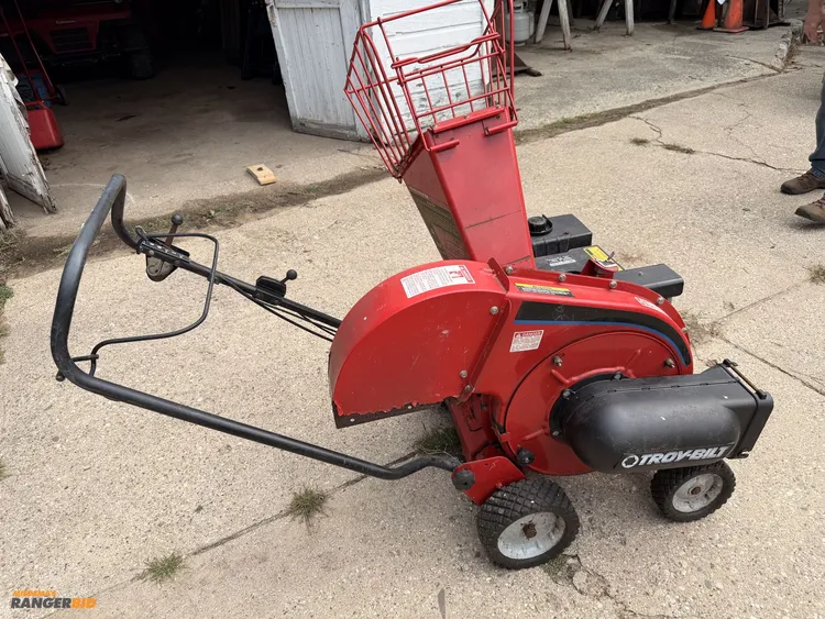 Used TROY-BILT CHIPPER/VAC AS WELL AS A SNOWBLOWER _UNKNOWN_ Wood Chippers Michigan US | Miedema Asset Management Group #1419793