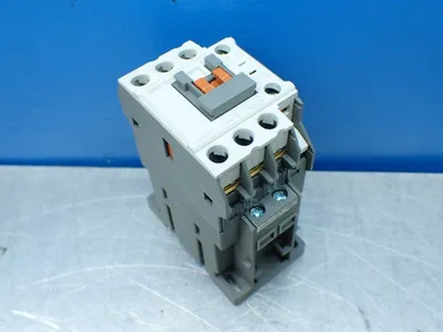 New | in-Stock CARLO GAVAZZI CC22S PLC Contactors | HGR 24 #753715