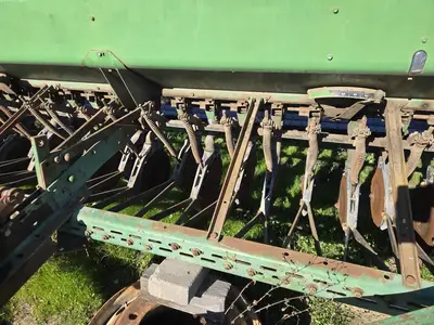 USED 1986 JOHN DEERE 8300