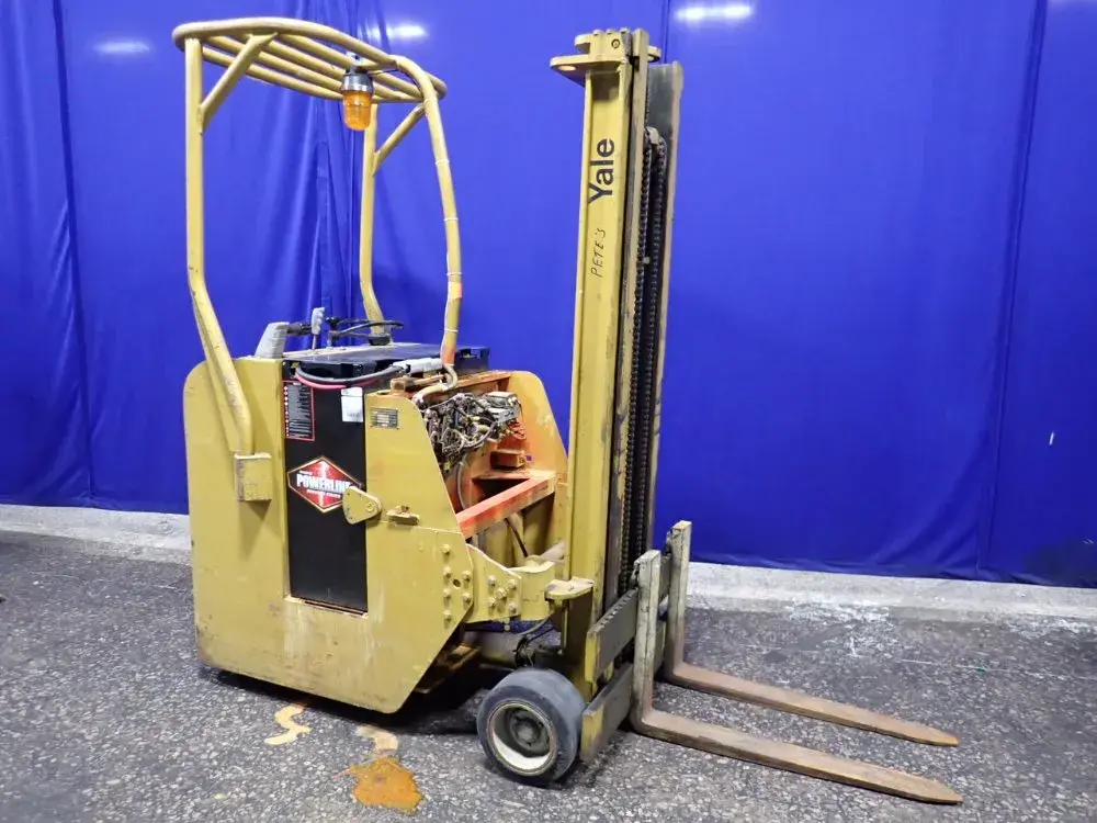 USED YALE ESC030G4S071