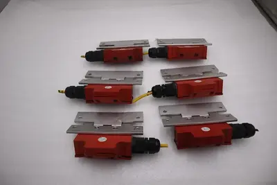 Schmersal TESZ1102/30 Hinged Safety Switch STOCK 5977