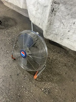 Lakewood 18” 18” Floor Fan