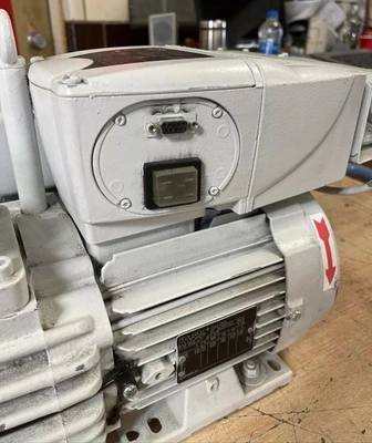 USED Oerlikon Leybold SV40BI
