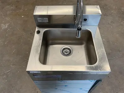 Hot and cold water -portable hand sink