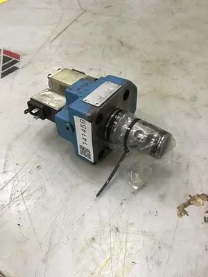 USED VICKERS CVU 25 EFP1 B29 30 11