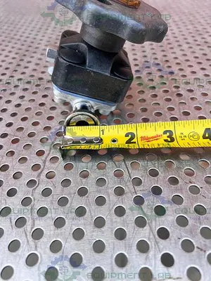 USED ITT PURE FLO .5-316-RA15MAX-CWP150 DIAPHRAGM VALVE W/ 1/2" SANITARY FITTING