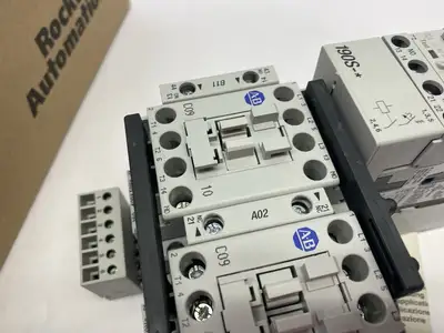 New | in-Stock Allen-Bradley Ser. B Compact Reversing Motor Starter 3PH Industrial Controls Michigan US | Maverick Industrial Sales #1390697