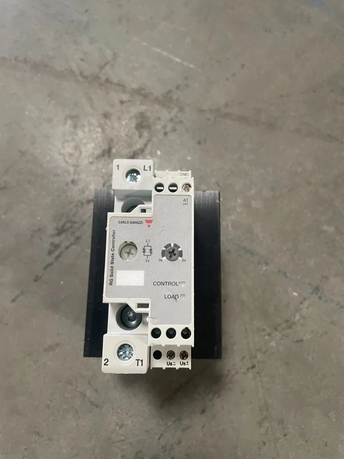 CARLO GAVAZZI Solid State Relay RGC1P60K62ED @1E