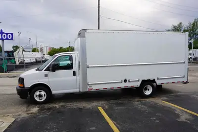 Used 2017 GMC SAVANA G3500 Box trucks Florida US | Truck and Van Outlet #1541709