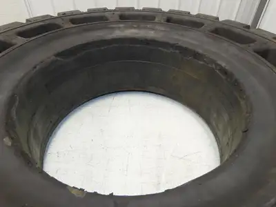 Rhino 7.00-12/5.00 Forklift Tire Resilient Solid Traction Black 25x7x12