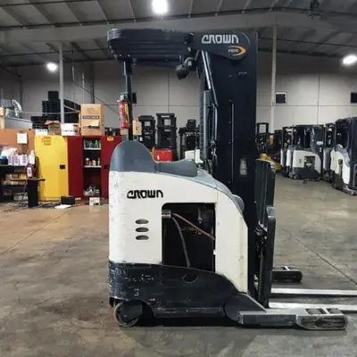 USED 2018 CROWN RR5725-45