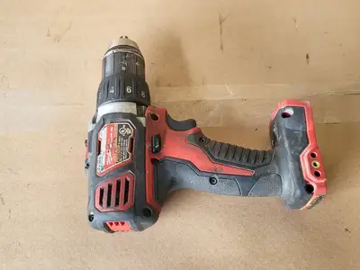 USED MILWAUKEE 2821-20