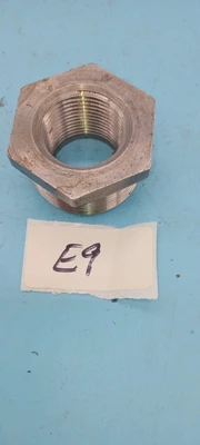 METAL PIPE STRIAGHT , MALE NPT THREADED X 1 1/2 X 1"