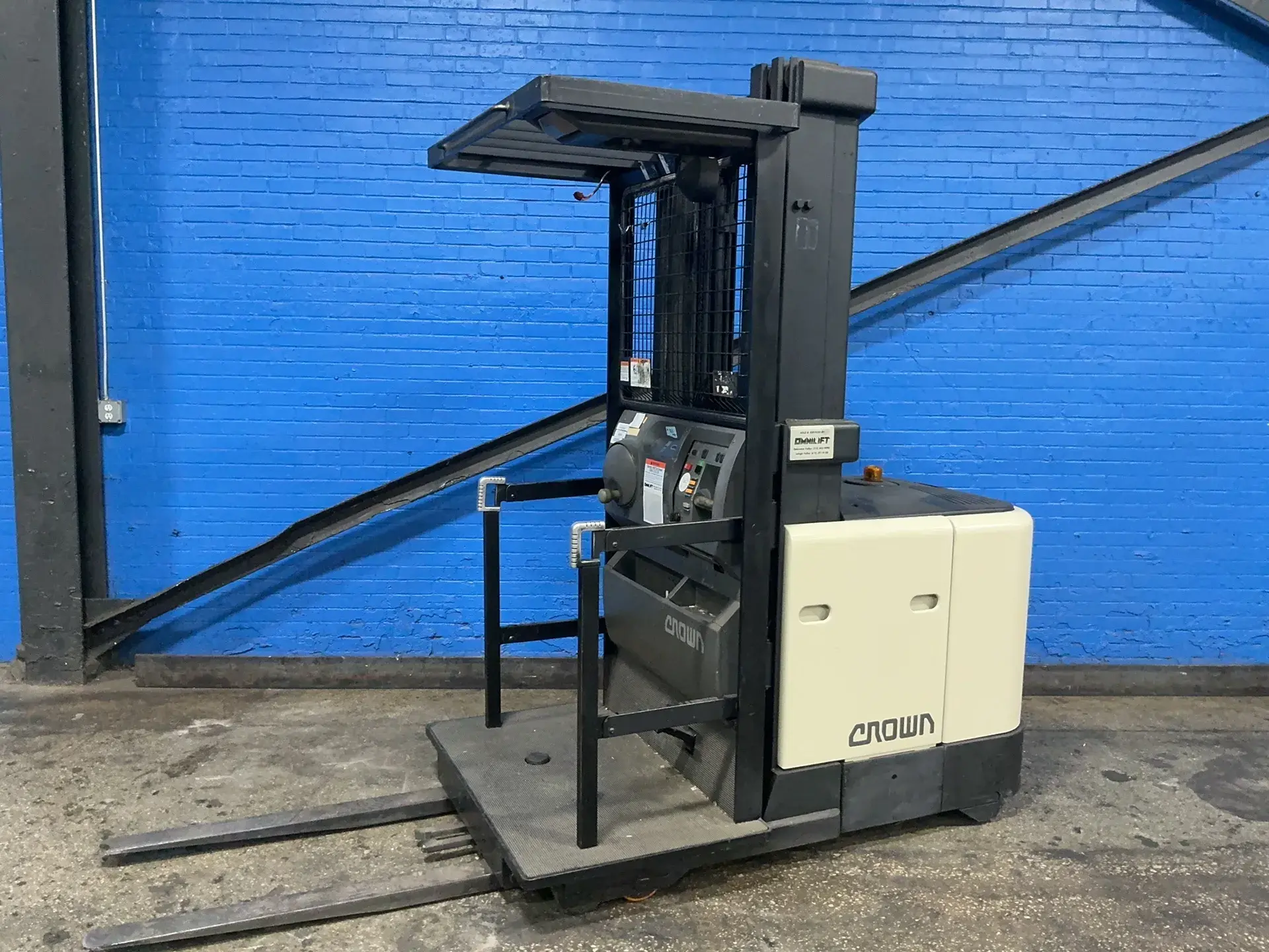Used CROWN SP 3000 SERIES Material Handling (misc) Ohio US | HGR 24 #1482471