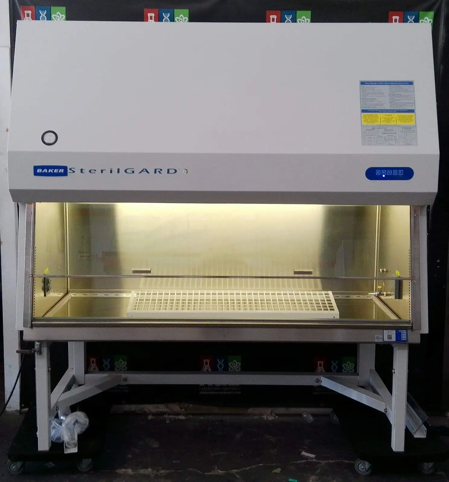 Used _UNKNOWN_ _UNKNOWN_ Biosafety Cabinets California US | R&D Laboratory Equipment #1323751