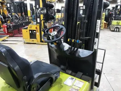 USED 2020 CLARK TMX25