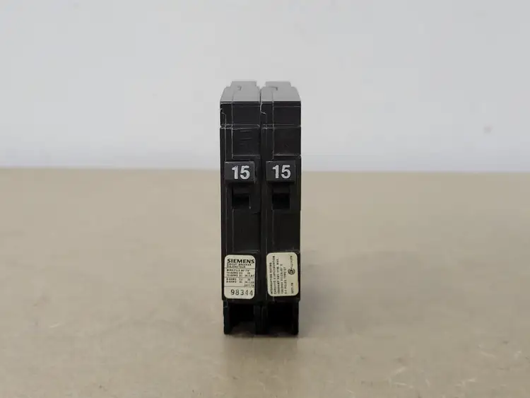 Used SIEMENS QT215 Switchgears British Columbia CA | Lenmark #835394