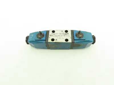 Sperry Vickers DG4V-3-2N MU A7 30 Hydraulic Directional Valve 110v