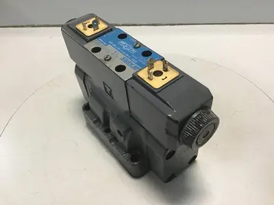 USED VICKERS DG4V-3-6C-M-U-HL7-60-B13
