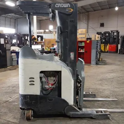 USED 2016 CROWN RR5725-45