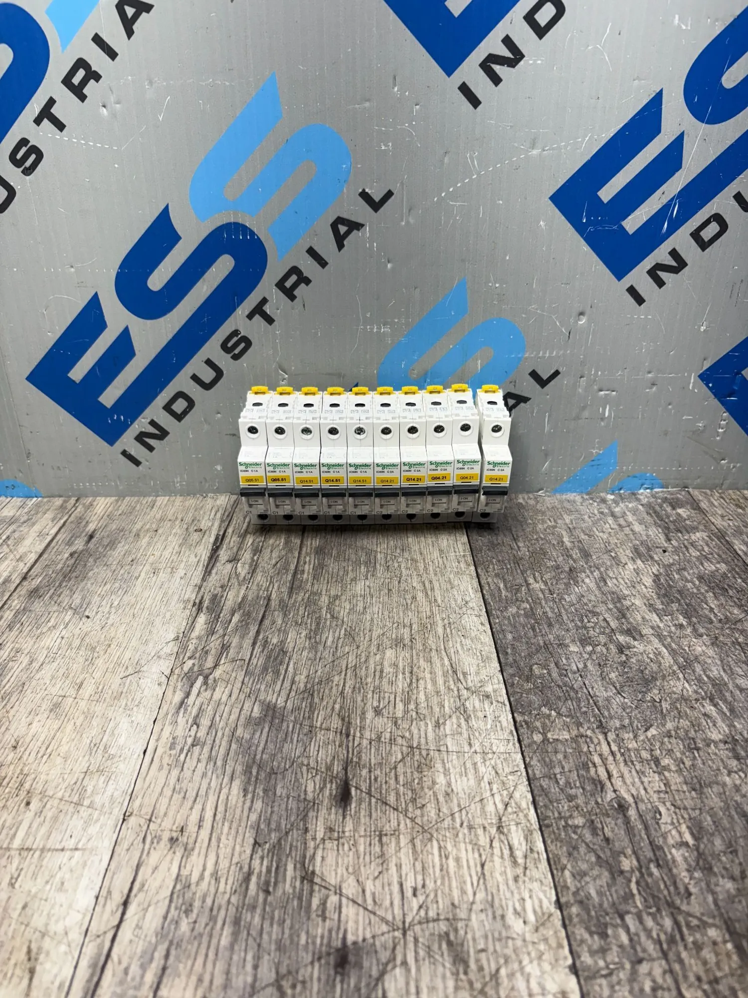USED SCHNEIDER A9F74102 A9F74101