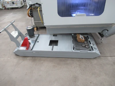 Used 2009 HAAS VF-5/40 Vertical Machining Centers Minnesota US | Machinesused.com #1254067