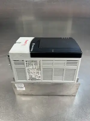 ALLEN BRADLEY 2 HP POWERFLEX 70 - 3Ø 480 VAC 20A D3P4A0AYNNNNN *TESTED* @1.1.4