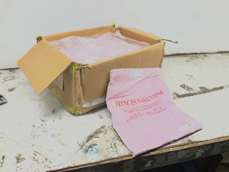 Used _UNKNOWN_ _UNKNOWN_ Apparel, Gloves, Lab Coats Michigan US | Miedema Asset Management Group #1411094