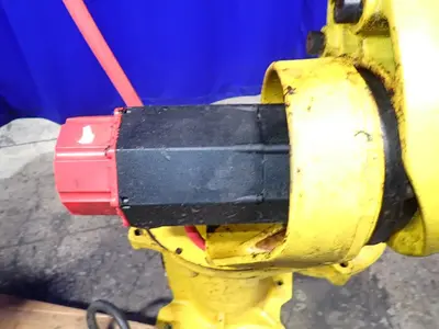 USED 2001 FANUC M6I