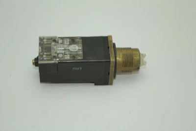 Used Allen-Bradley 800MR-16HXL2B Relays & Switches California US | Davliegogo LLC #1705618