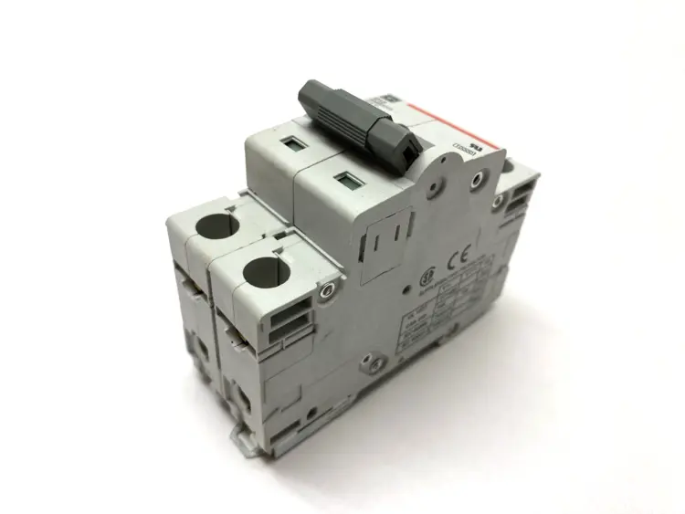New | in-Stock Cutler-Hammer 415V Breaker, Din Rail Mount D13 Circuit Breakers Michigan US | Maverick Industrial Sales #1486188