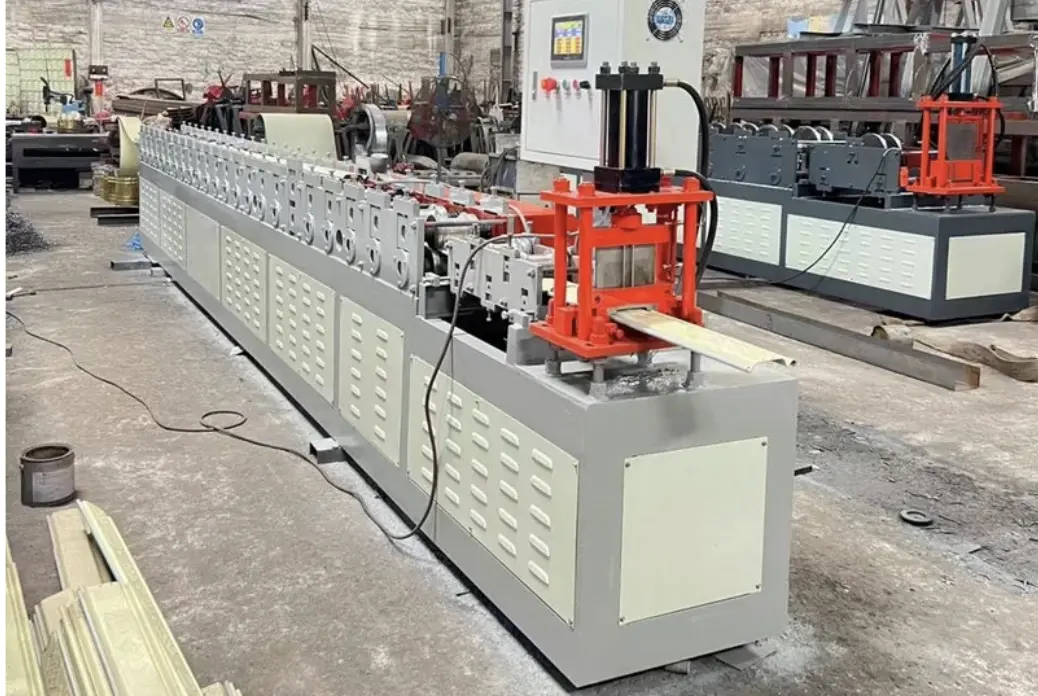 Shutter Door Roll Forming Machine in Ecuador