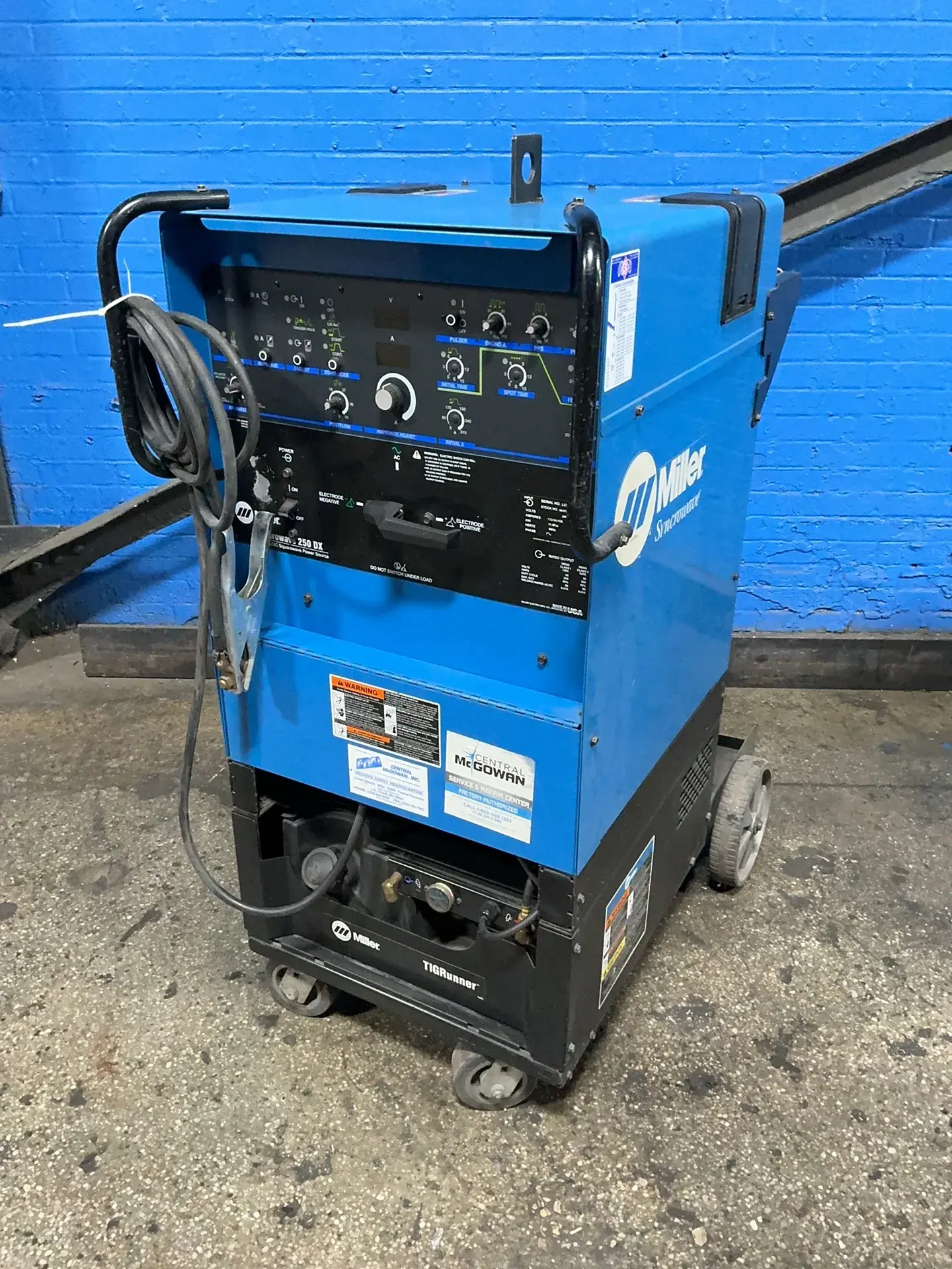 Used MILLER SYNCROWAVE 250 DX Tig Welders Ohio US | HGR 24 #1265766