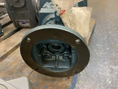 New | in-Stock SEW-EURODRIVE R77R37AM143 Speed Reducers | Surplus Asset Holdings #1205286