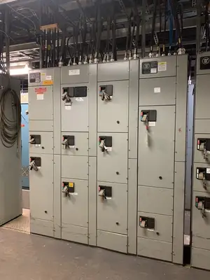 Five Star Double-Sided Motor Control Center (MCC), 600V Max., 1000A, 26 Buckets