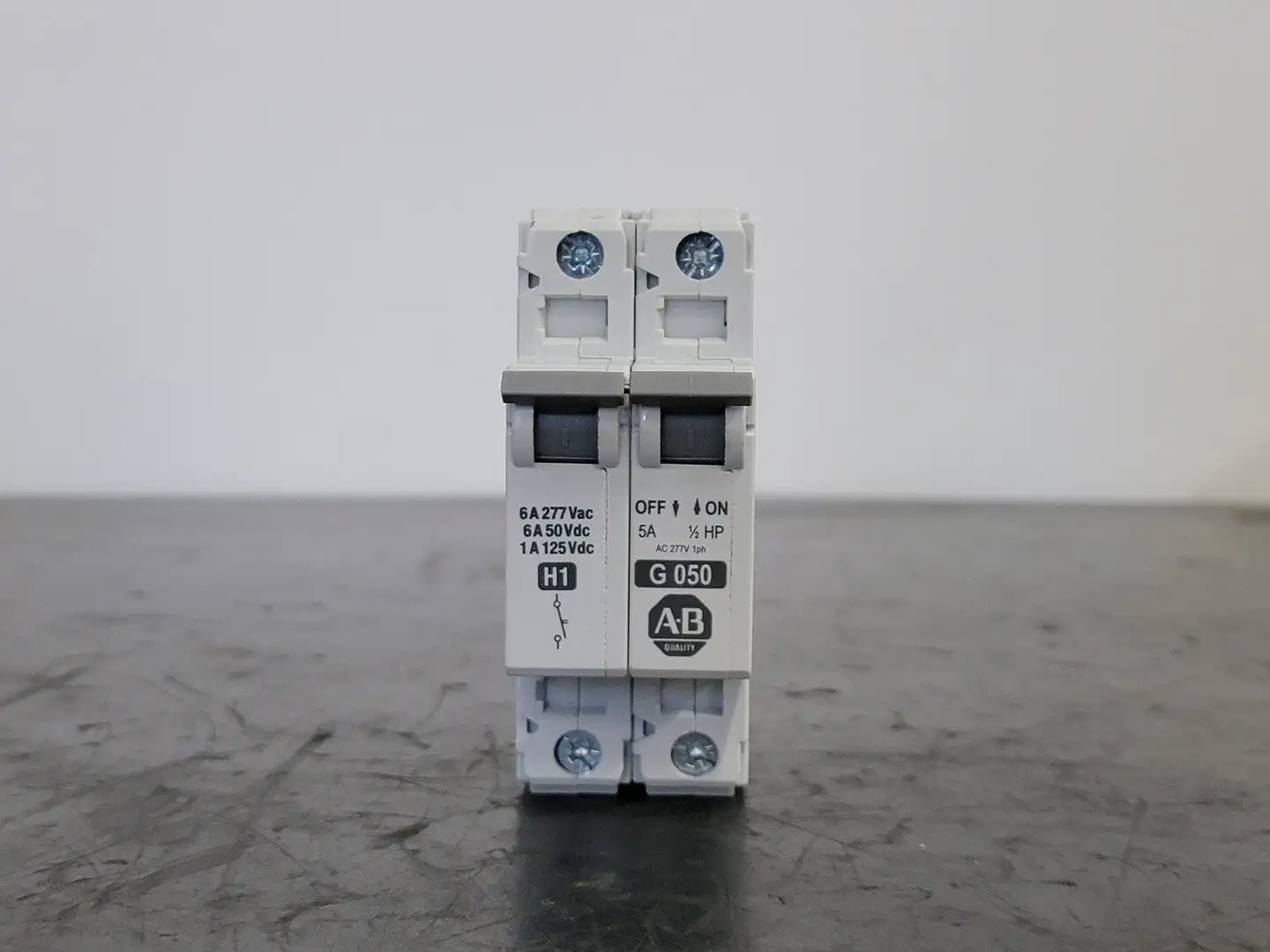 USED ALLEN-BRADLEY 1492-CB1 G050