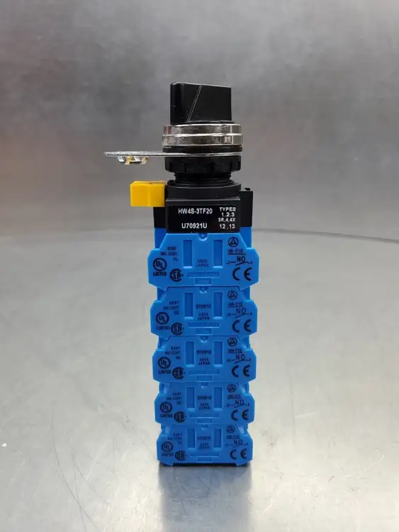 Used IDEC HW4S-3TF20 Relays & Switches South Carolina US | Palmetto Automation #1160261