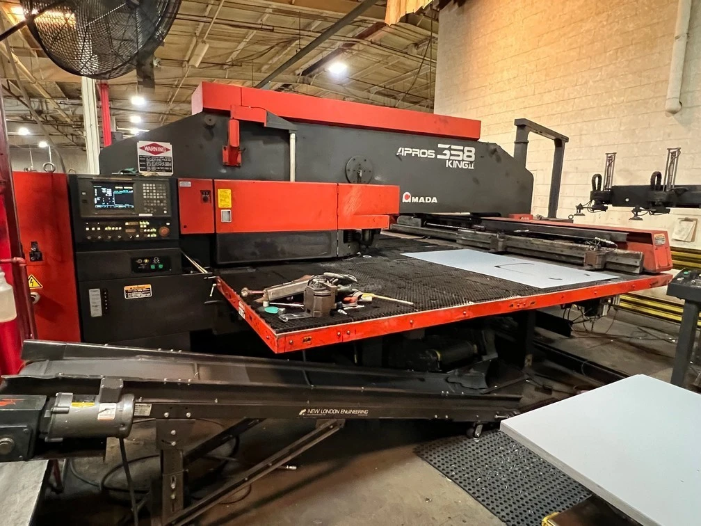 USED 2003 AMADA VIPROS 358 KING II