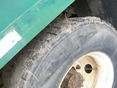 USED 1997 IHC INTERNATIONAL 4900 S/A SERVICE TRUCK