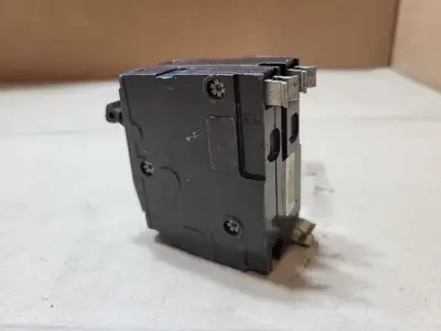 Used SQUARE D QO220 Switchgears British Columbia CA | Lenmark #1486885