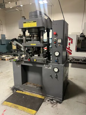 1983 CLIFTON 200 4 Post Hydraulic Press | Universal Press & Machinery (UPM) (1)