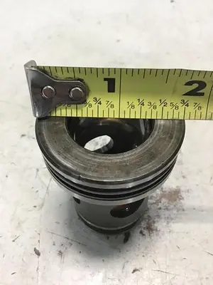 USED VICKERS 25-D10-30