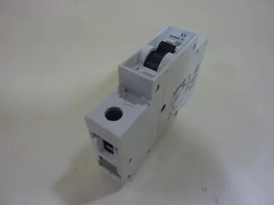 USED SIEMENS 5SX21D1