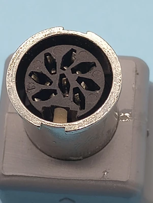 90 DEGREE ADAPTER 8 PIN  MALE TO 8 PIN FEMALE WITH   MIN1 RCA CABLE