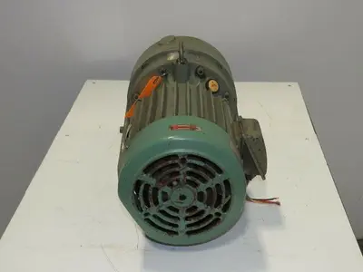 Fuji Electric SSR1.5-90-4 Geared Motor 1.5KW 90:1 Ratio 4 Poles 55MM Shaft 200/2