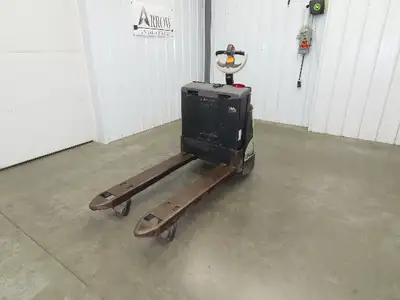 Used CROWN _UNKNOWN_ Pallet Lifters Indiana US | Arrow Industrial #795277