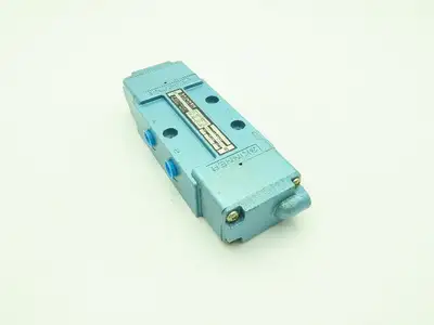 Skinner S4AAGBX3 Pneumatic Directional Control Valve 5-Way 2 Pos 150PSI 1/2" NPT