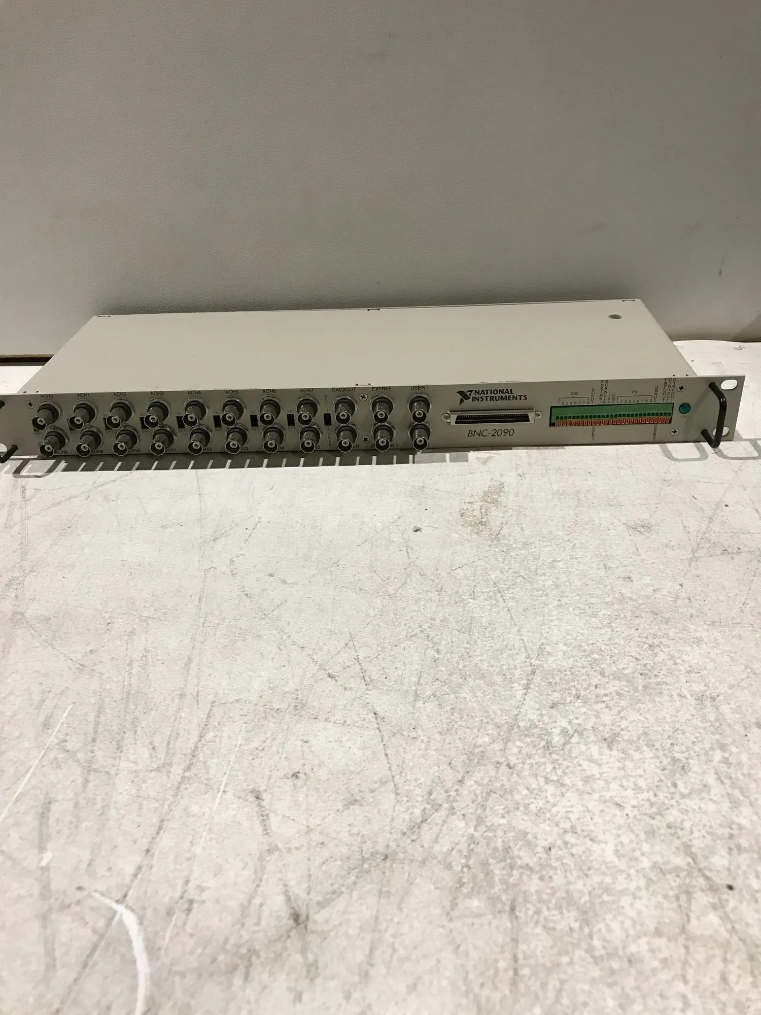 NEW National Instruments BNC-2090