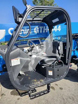 USED 2025 GENIE GTH844