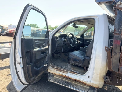 USED 2014 RAM CHASSIS 5500